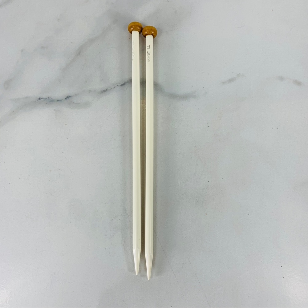 Boye Knitting Needles Pair of Size 11
